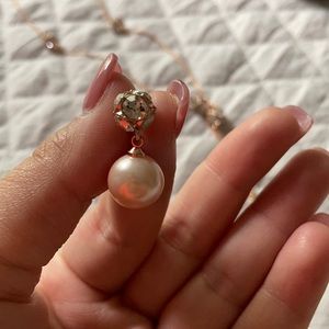 Rose gold pearl drop earrings